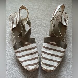Toni Pons Origens Tarbes Neutral Striped
Espadrilles. Women’s Size 39 (U.S. 8).